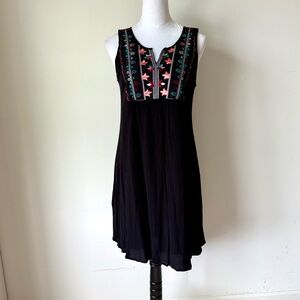 CUPIO Sleeveless Embroidered High Low Shift Dress—SZ. Medium